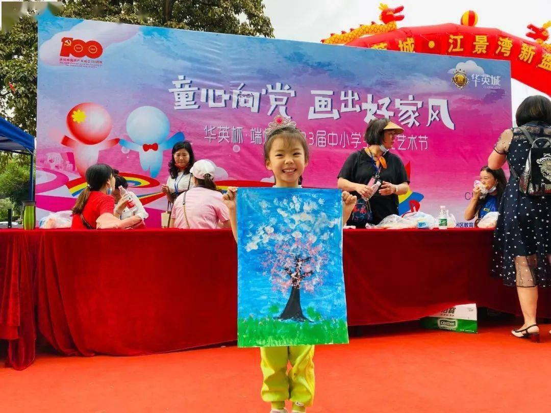 熊孩子放炮点燃私家车!熊孩子放炮致火灾还好119及时到